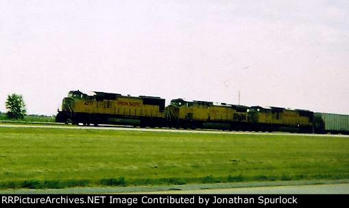 Union Pacific power near Tipton, MO